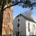 Onthulling plaquette bij kerk Oosterhesselen