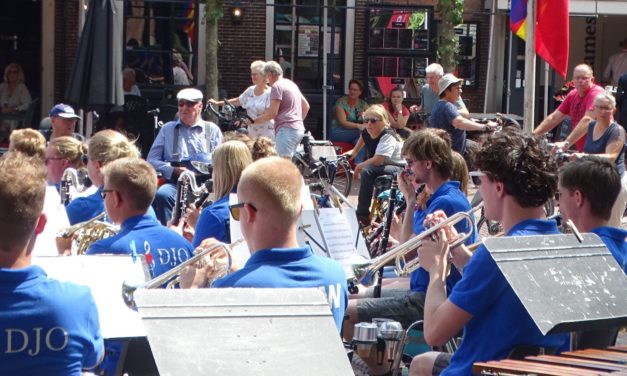 Drents Jeugdorkest zorgt voor warm welkom in Dalen