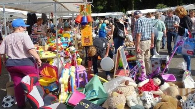 Sleen staat in teken jaarlijkse rommelmarkt/bazaar