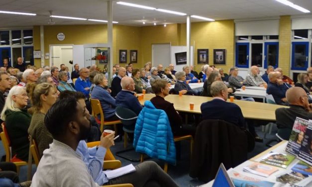 Zaal bomvol voor informatieavond over wonen in Aalden