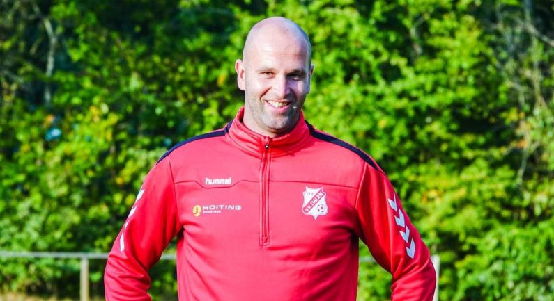 Voetbalvereniging Dalen en Michel Kerkdijk verlengen contract