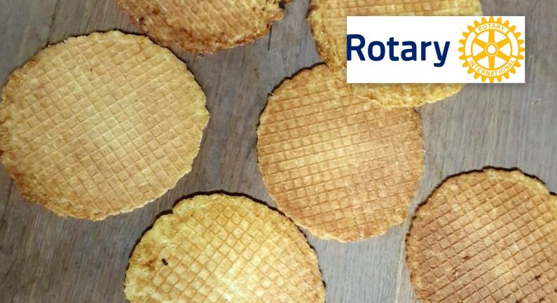Rotary bakt volop kniepertjes voor verkoop in Dalen