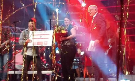 Jolien Wonink wint Dreènts Liedtiesfestival