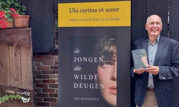 Jos Govaarts houdt signeersessie in Readshop