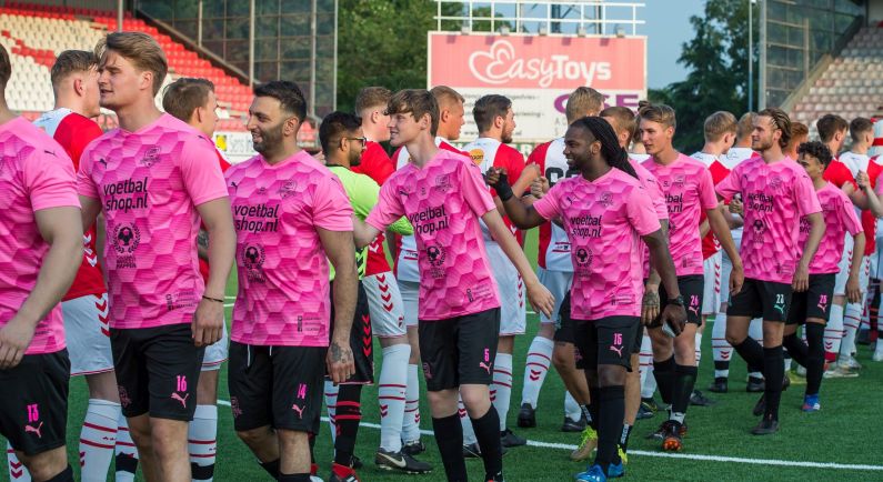 Creators FC speelt tegen FC Emmen