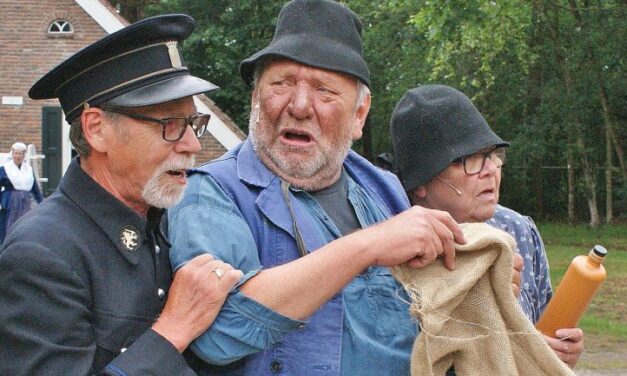 ’t Aol’Volk houdt Drentse Dag in Ellert en Brammert