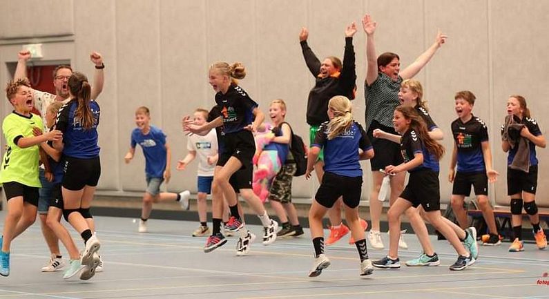 Handbalteams De Woert en De Anwende leveren topprestatie