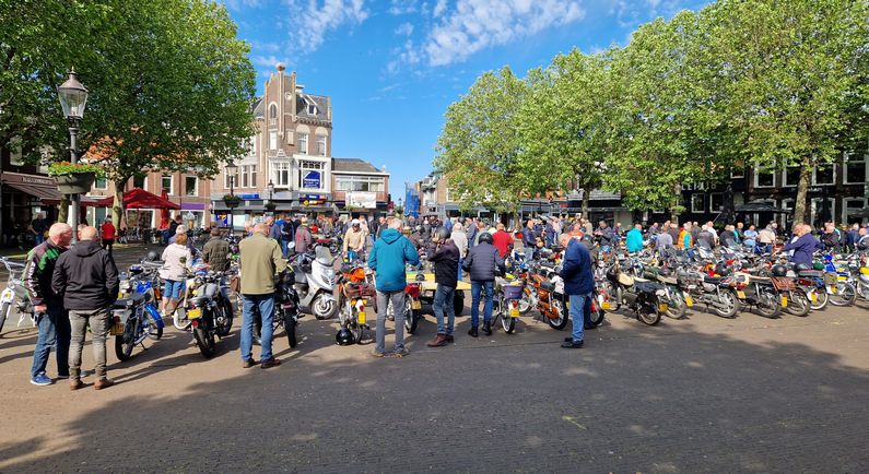 De Reutel houdt Open Toertocht Drenthe: brommers te kust en te keur