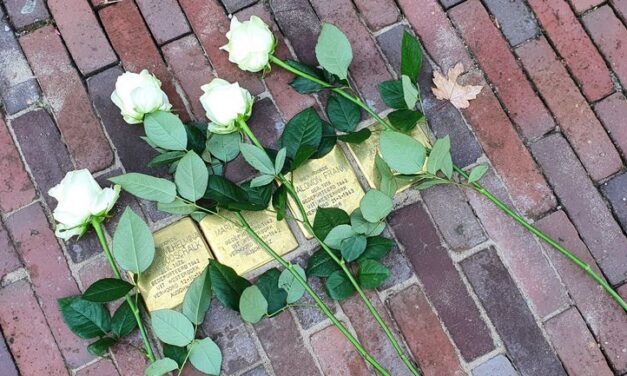 Synagoge onthult wederom Stolpersteine