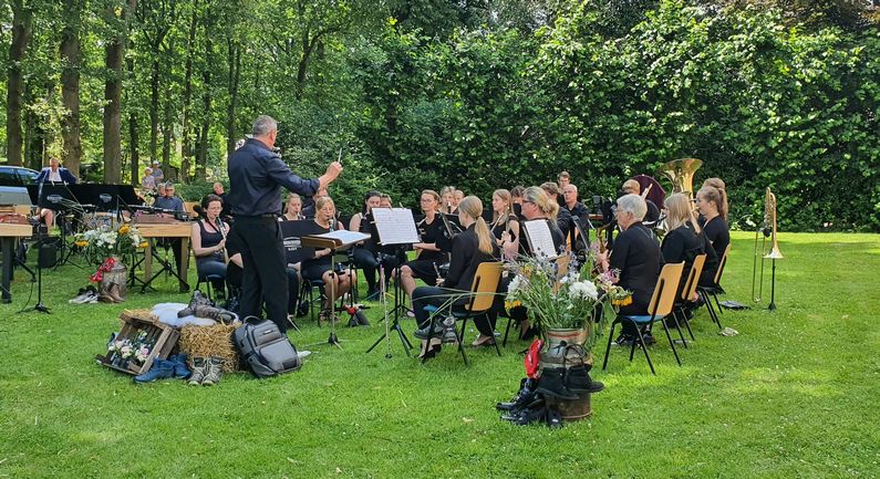 Crescendo verzorgt buitenconcert