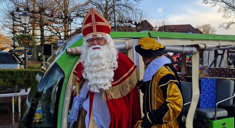 Sint en Pieten aangekomen in Dalen