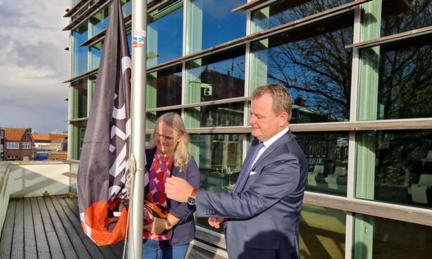 Vlag gehesen als start van campagne ‘Orange the world’