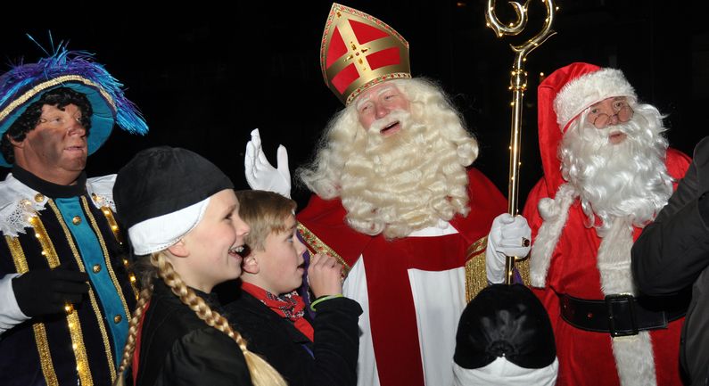 Sint krijgt mooi uitzwaaifeest en Kerstman wacht mooi onthaal