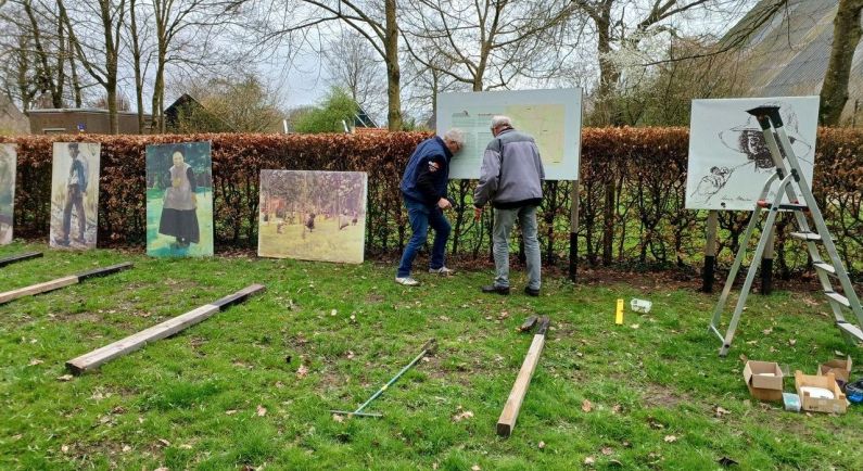 Brinkenexpositie weer geplaatst