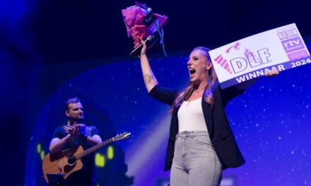 Marianne Veenstra wint Drèents Liedtiesfestival