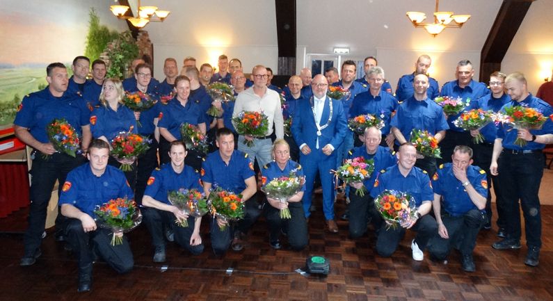 Korpsavond brandweer: veel diploma’s en jubilea