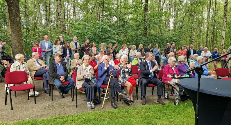 Meester Scholtenpad in Dalerpeel onthuld