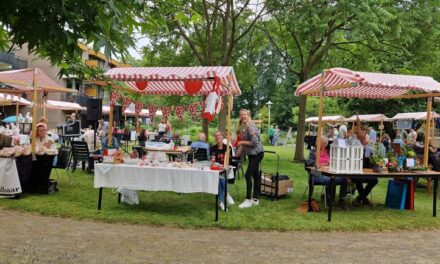 Gezelligheid op zomerfair St. Franciscus