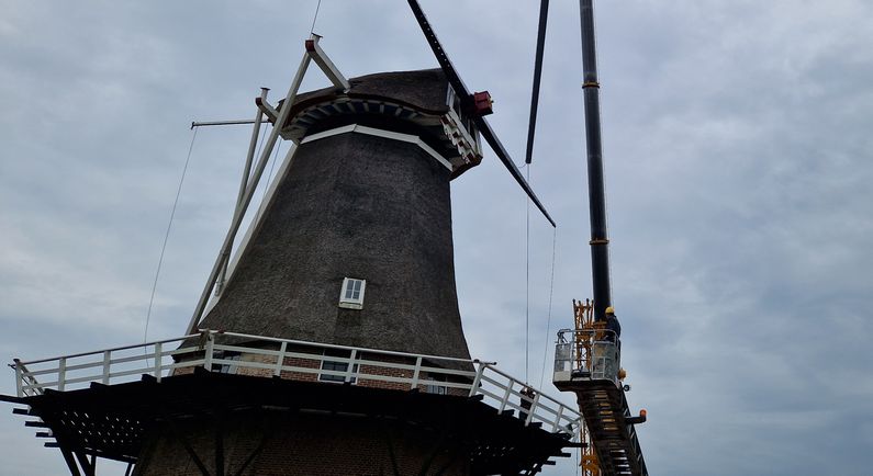 Sleener molen wordt weer voorzien van wieken