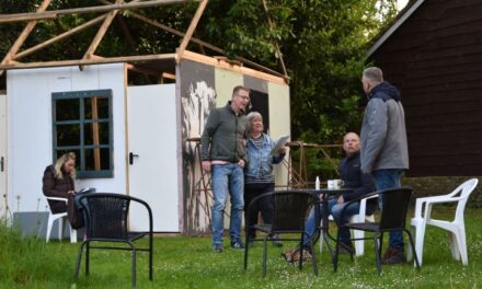 Openluchtspel Zweeloo speelt ‘Reurigheid in de bouw’