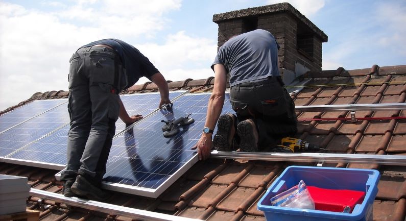 Hoeveel bespaar je nu gemiddeld met zonnepanelen?