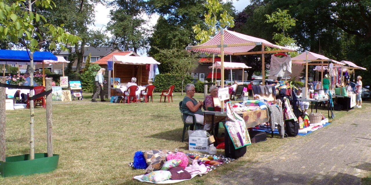 Zomermarkt in tuin De Schutse