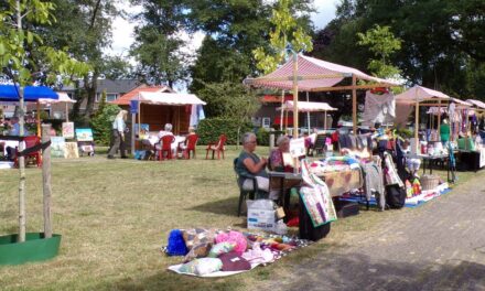 Zomermarkt in tuin De Schutse