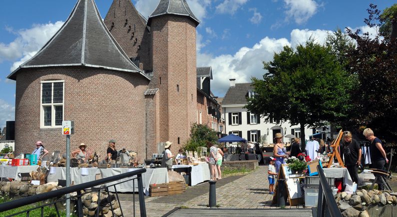 Eerste zomermarkt bij Kasteel werd vandaag gehouden