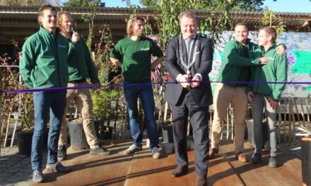 Yarinde Tuinplanten officieel geopend