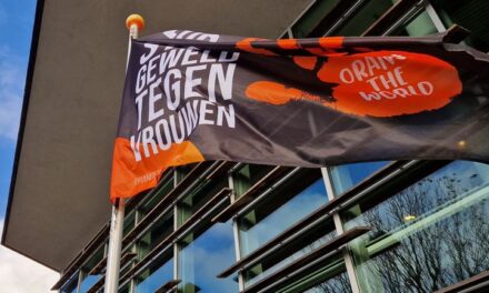 Coevorden kleurt oranje tegen geweld tegen vrouwen