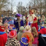 Sinterklaas liet op zich wachten, maar kwam toch aan in Dalen