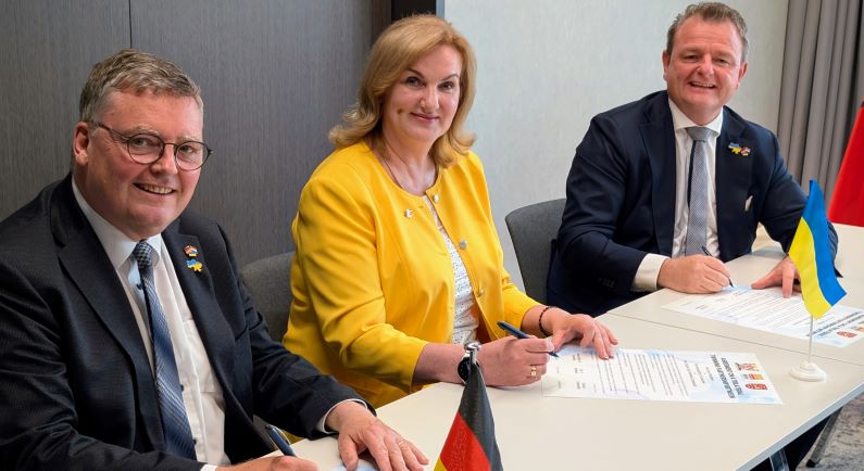 Driezijdige stedenband gesloten tussen Coevorden, Nordhorn en Chuhujiv