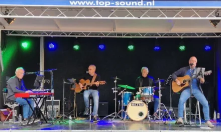 Zomermarkt Dalen met muziek van Retro