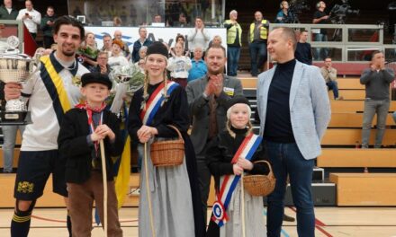 LAC Frisia wint Protos Weering Zaalvoetbaltoernooi