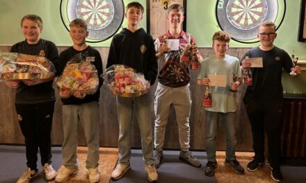 Jeugddarters strijden om hoogste eer in Oale Poort