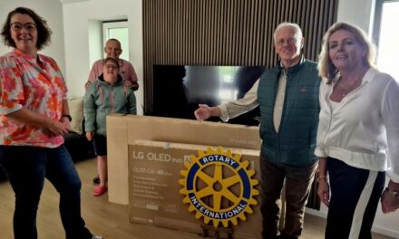 Rotary Coevorden schenkt tv’s aan Daoler Hoeve